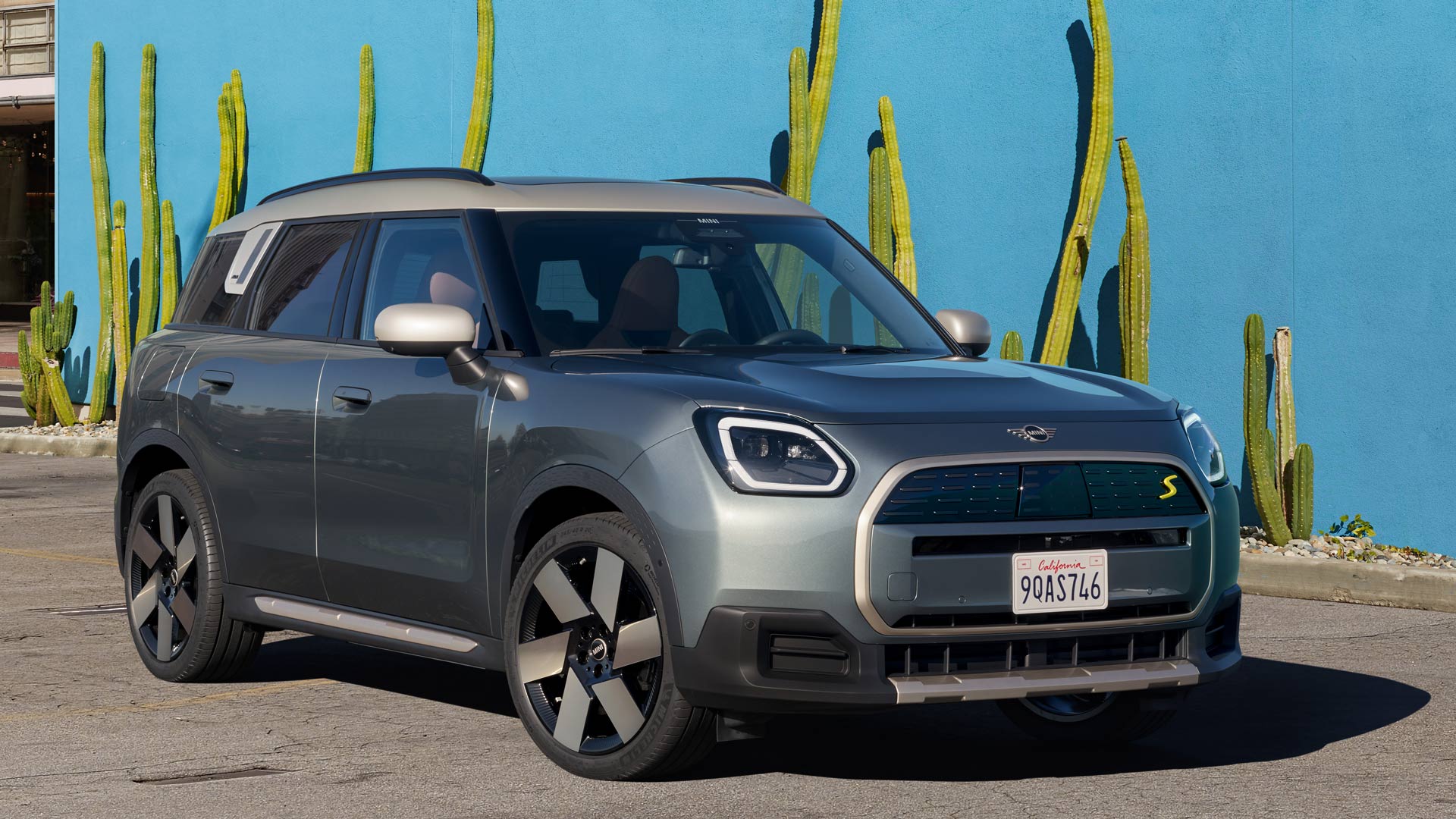 ellectric — Spike – the digital character for the new MINI model