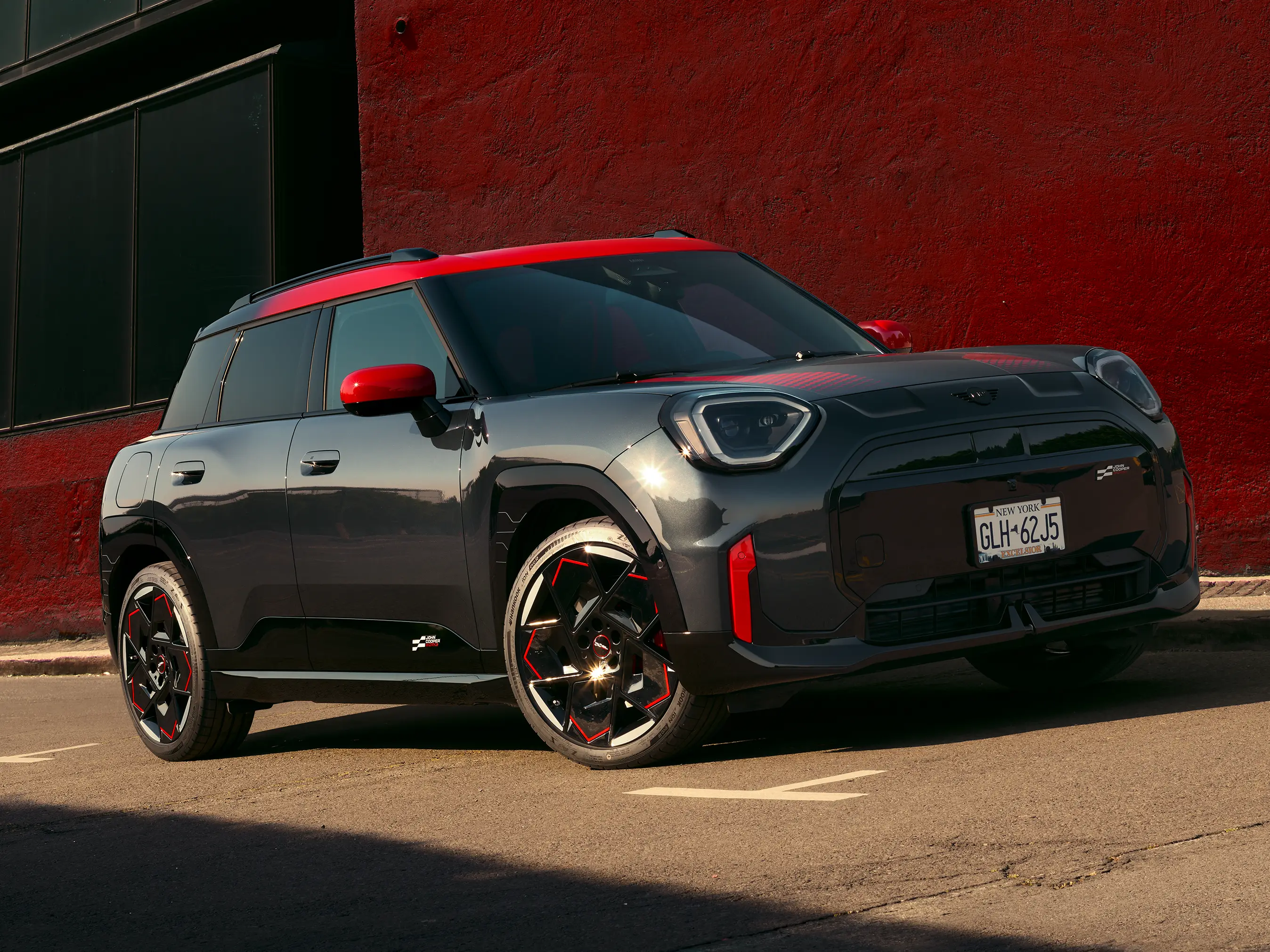 MINI John Cooper Works - J05 JCW Side View