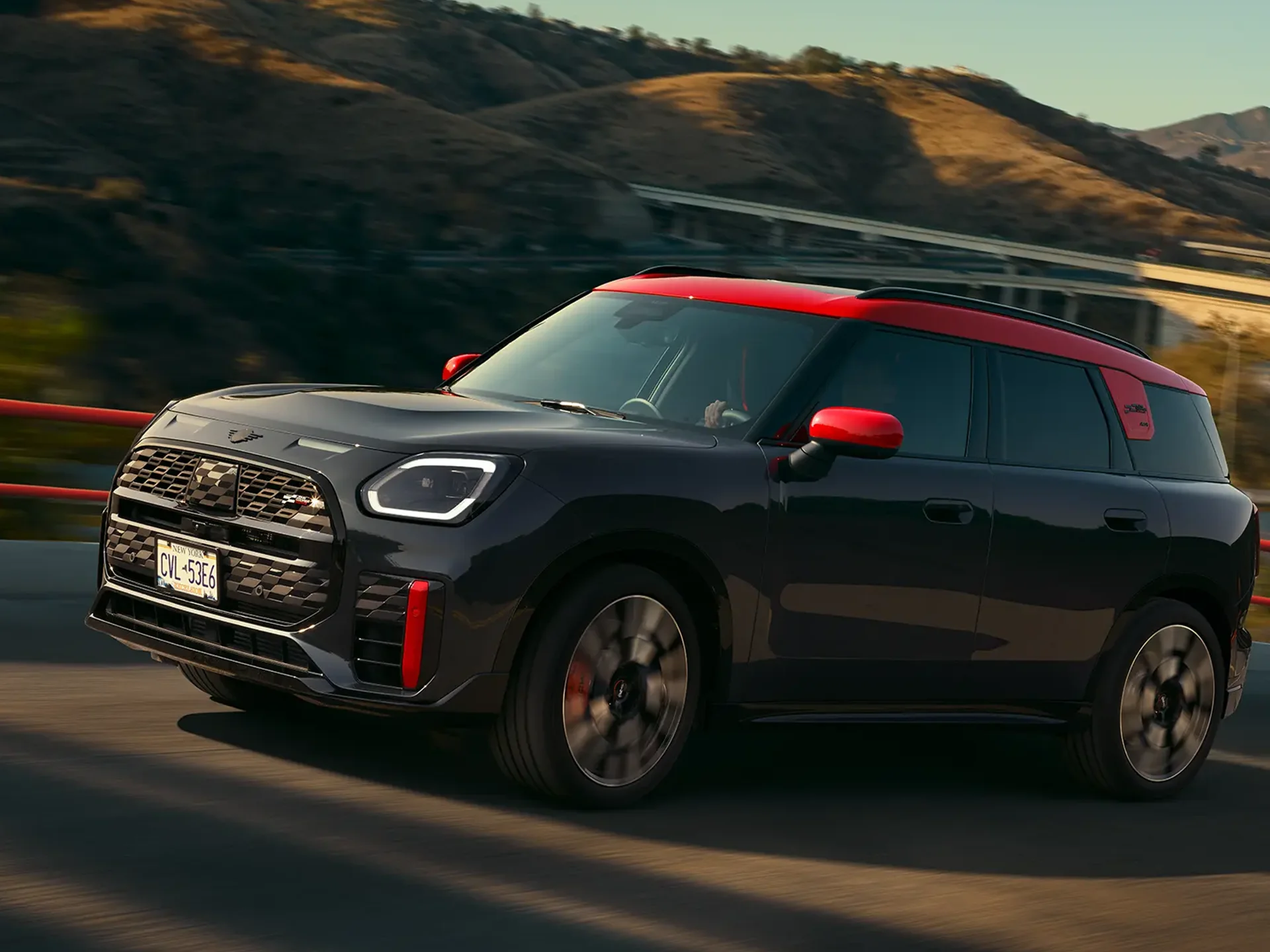 MINI John Cooper Works - U25 JCW Side View